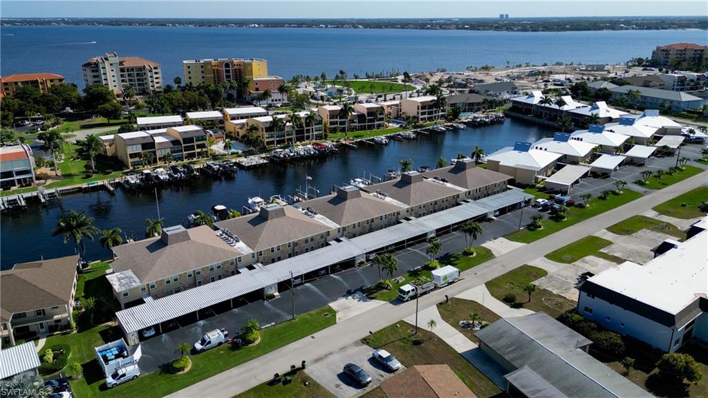 CORAL REEF CONDO - Residential