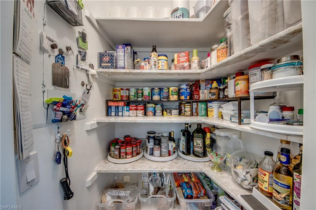 CORAL REEF CONDO - Residential