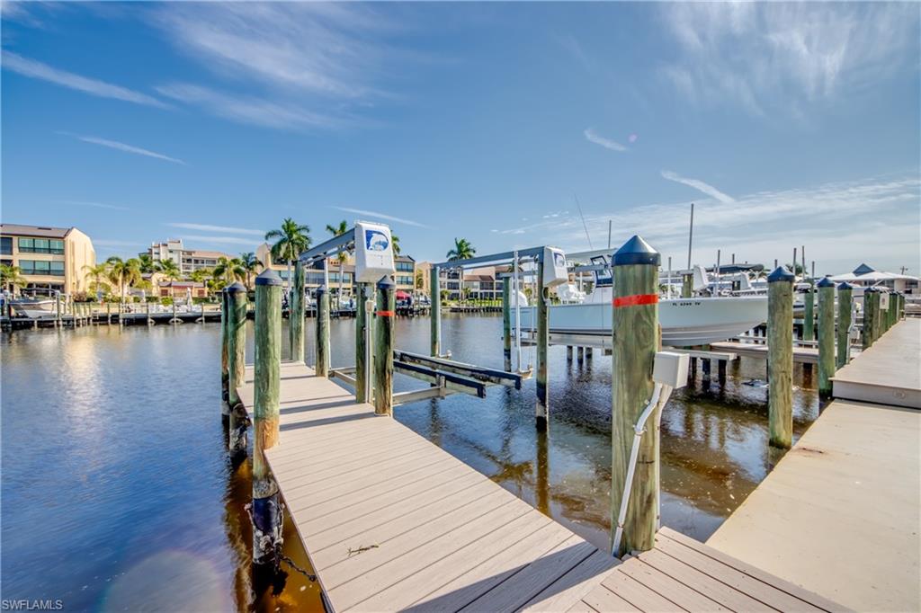 CORAL REEF CONDO - Residential