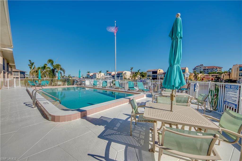 CORAL REEF CONDO - Residential