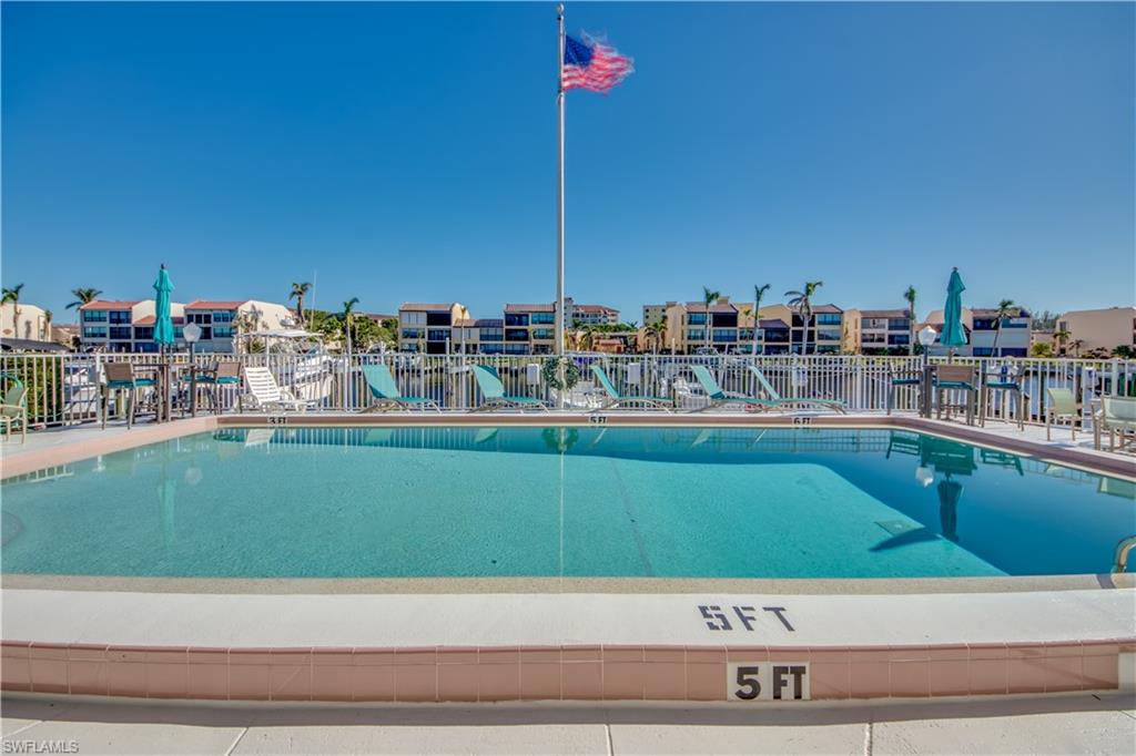 CORAL REEF CONDO - Residential