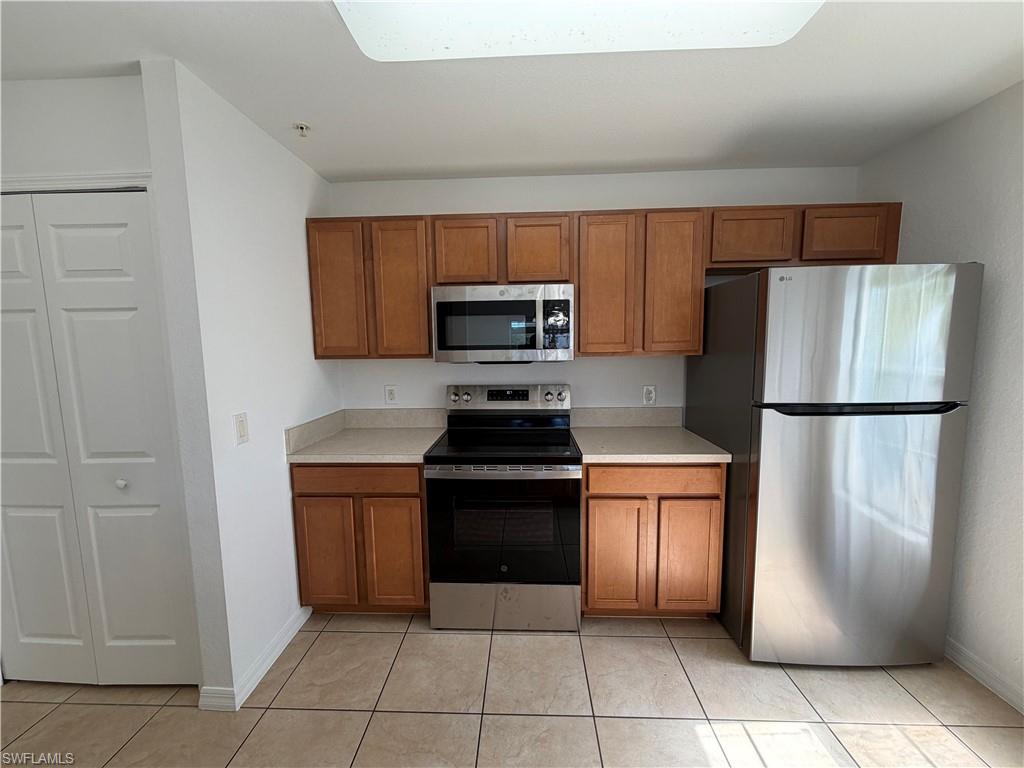 THE VISTAS - Residential Lease