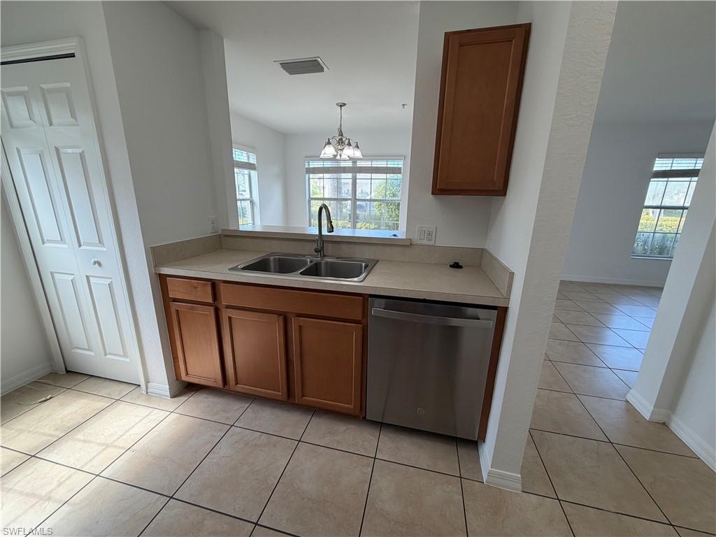 THE VISTAS - Residential Lease