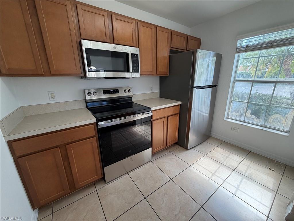 THE VISTAS - Residential Lease