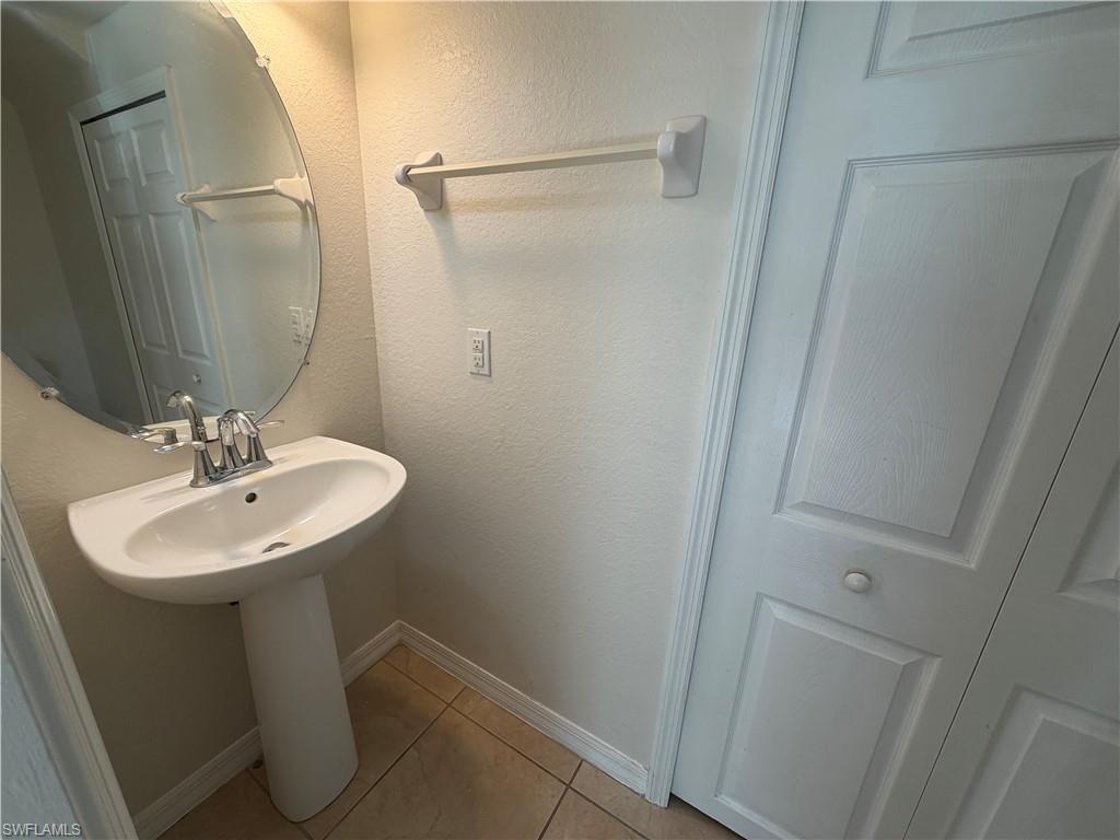 THE VISTAS - Residential Lease