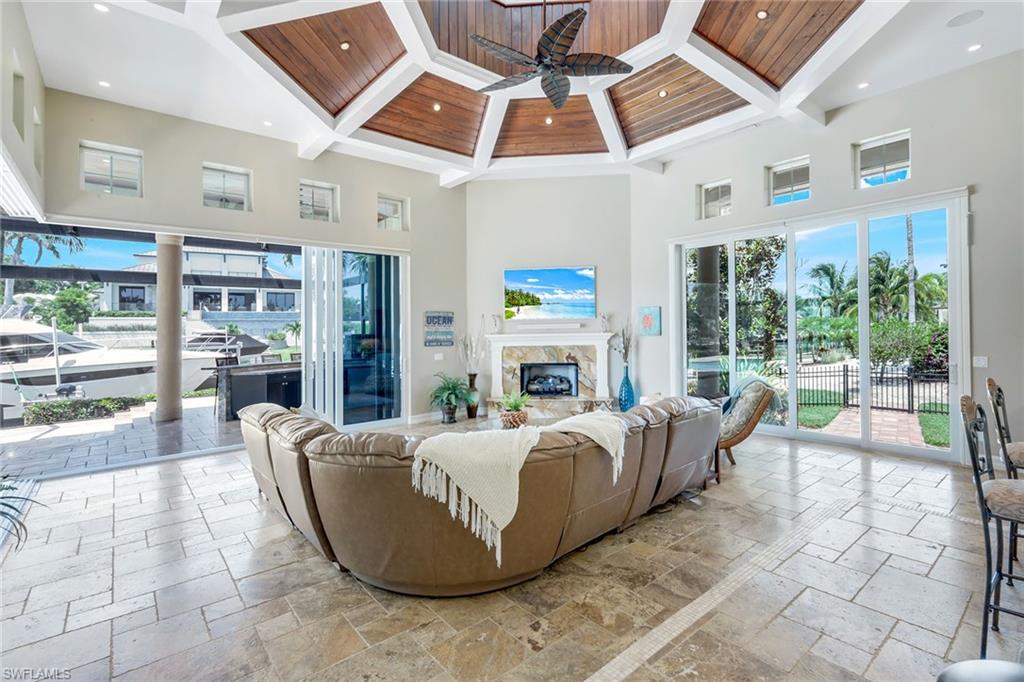 MARCO BEACH - Residential