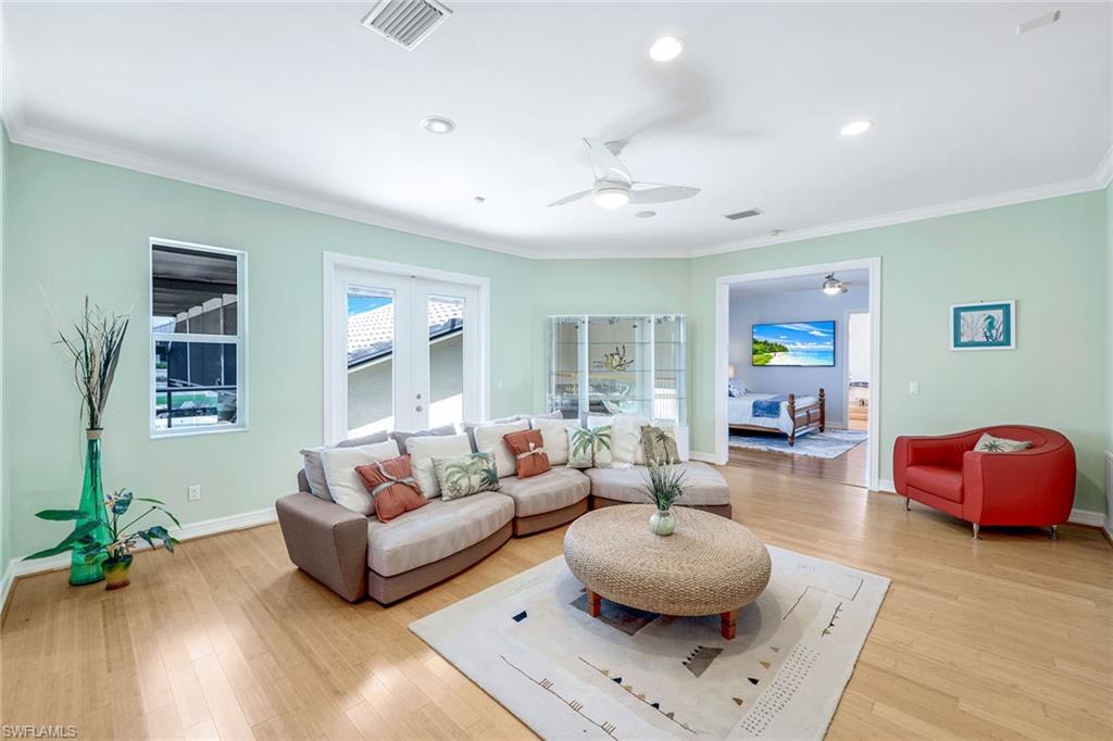 MARCO BEACH - Residential