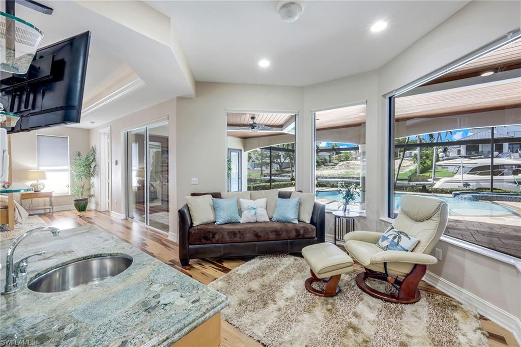 MARCO BEACH - Residential