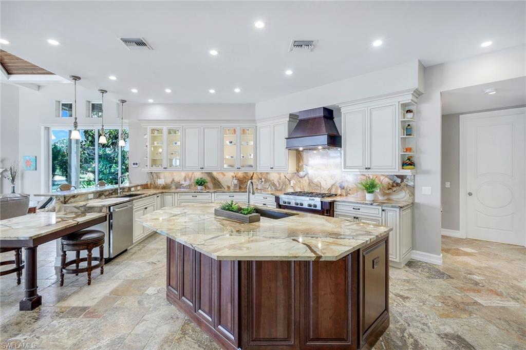 MARCO BEACH - Residential