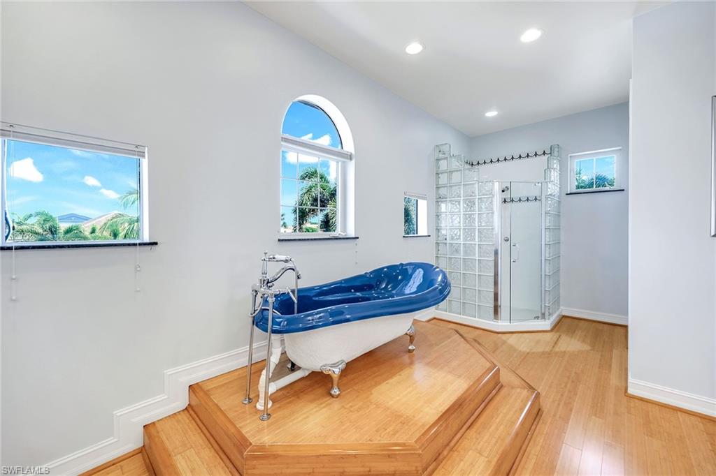 MARCO BEACH - Residential