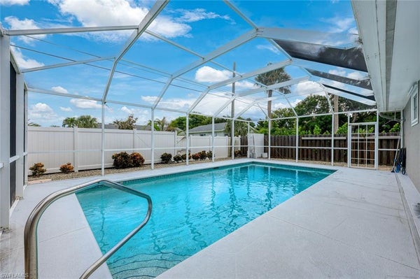 601 97TH AVE N, NAPLES, FL 34108 - Image 719d38f94b5cf9fb3e9caa7b4ddff6e4/2391530919