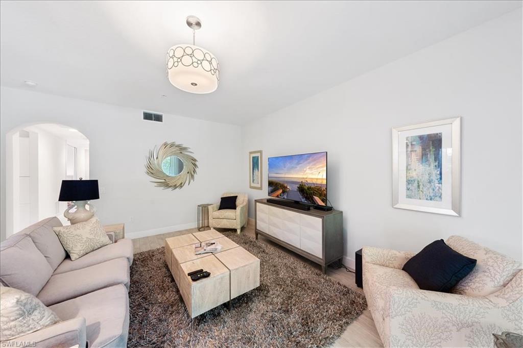 VISTA POINTE - Residential