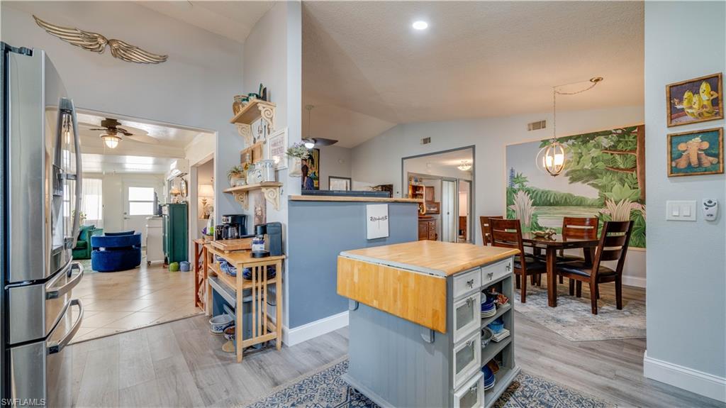 FOXMOOR LAKES - Residential