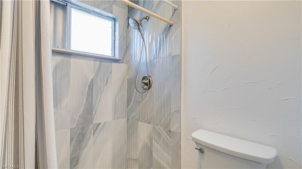 FOXMOOR LAKES - Residential