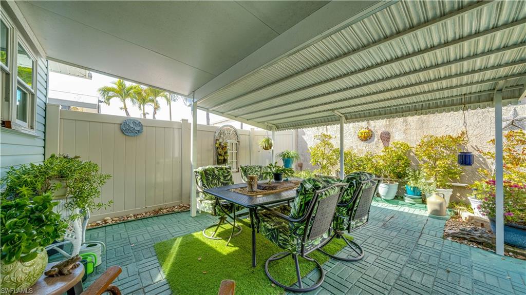 FOXMOOR LAKES - Residential