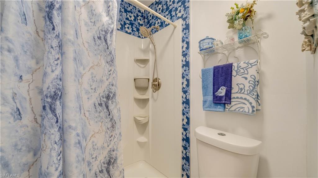 FOXMOOR LAKES - Residential