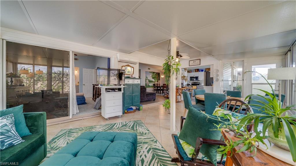 FOXMOOR LAKES - Residential