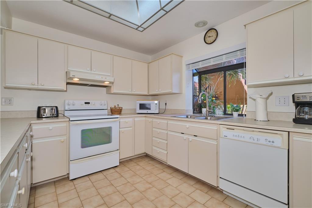 ROSE GARDEN VILLAS CONDO - Residential Lease