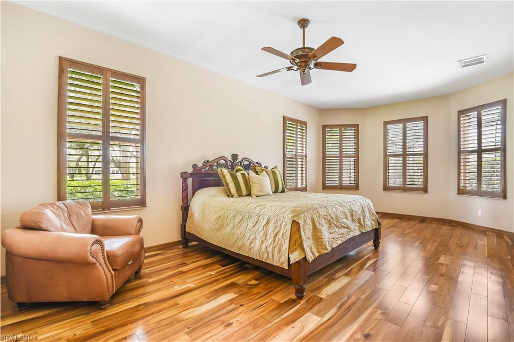 AUTUMN WOODS - Residential