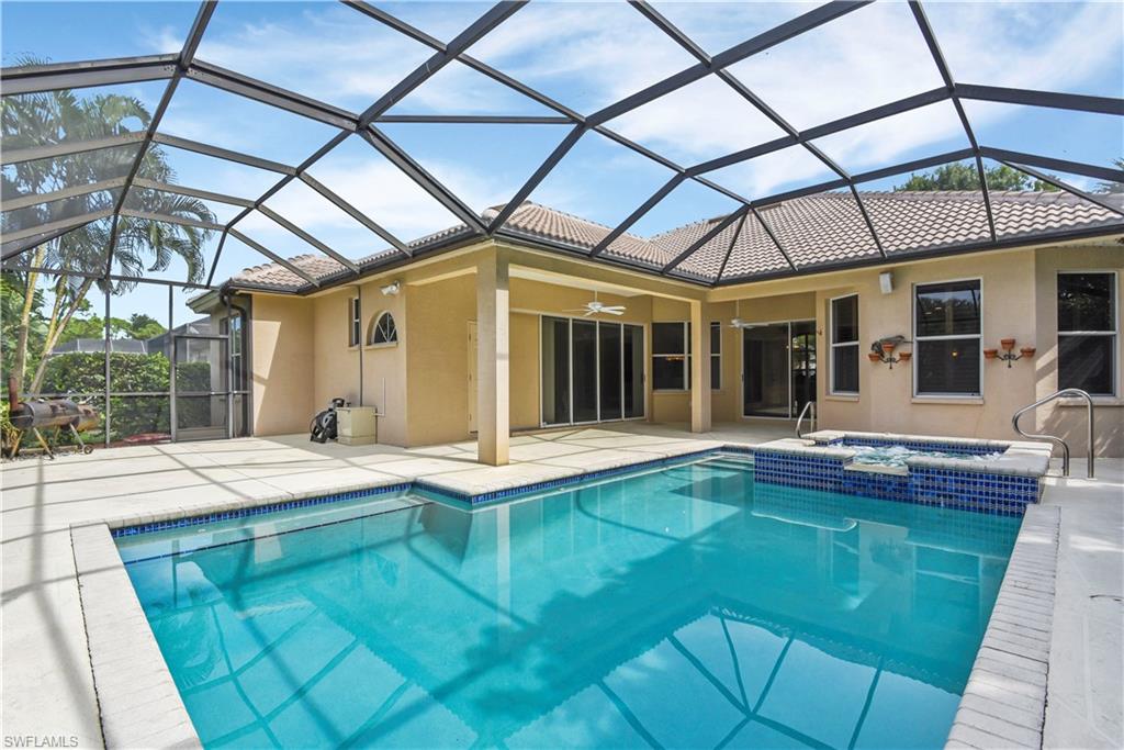 AUTUMN WOODS - Residential