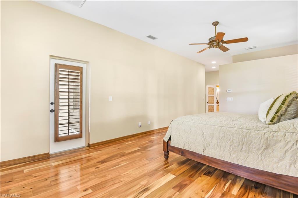 AUTUMN WOODS - Residential