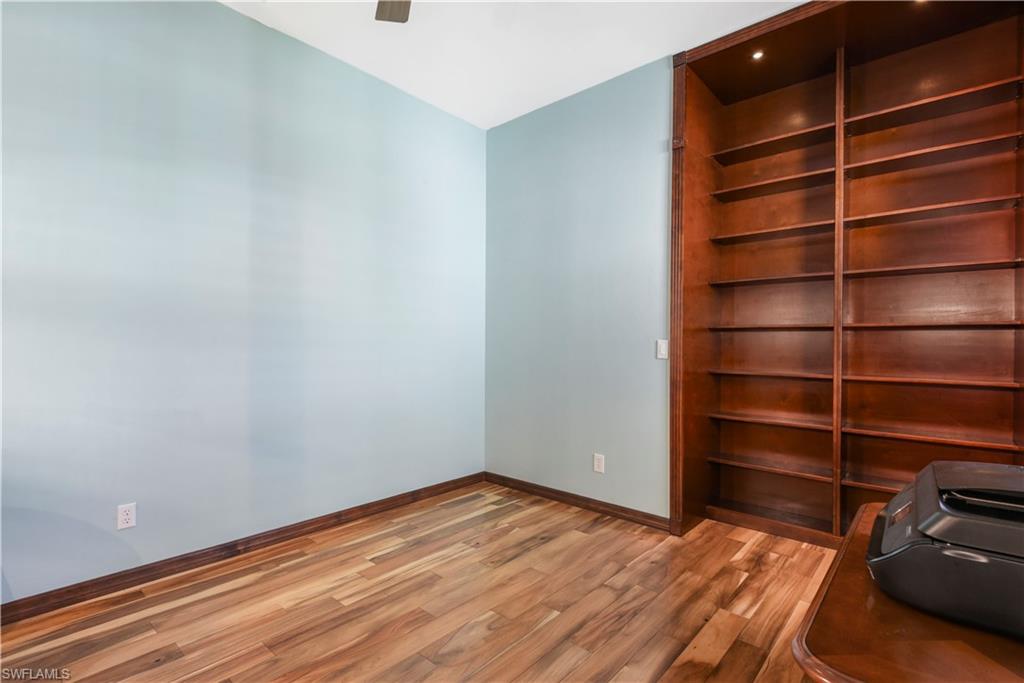 AUTUMN WOODS - Residential