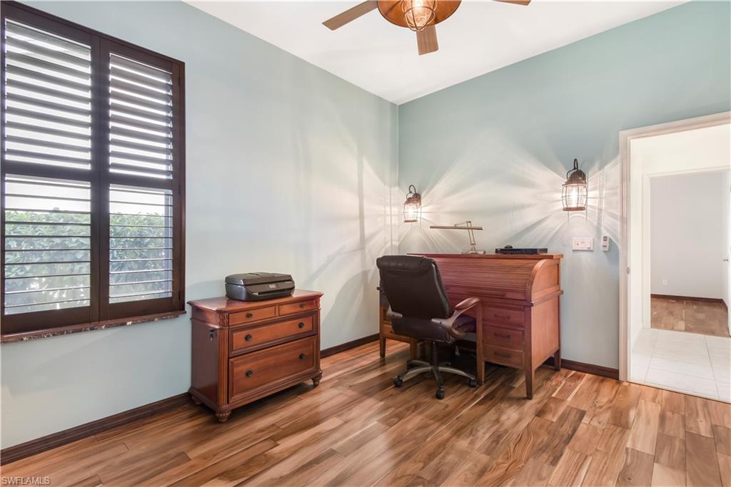 AUTUMN WOODS - Residential