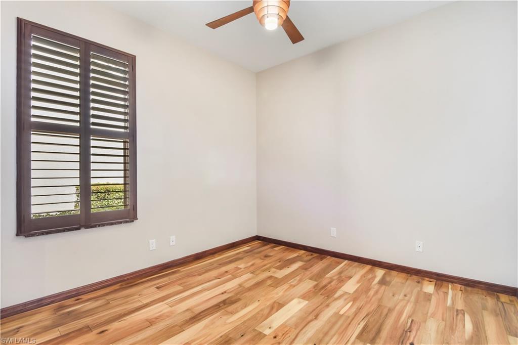 AUTUMN WOODS - Residential