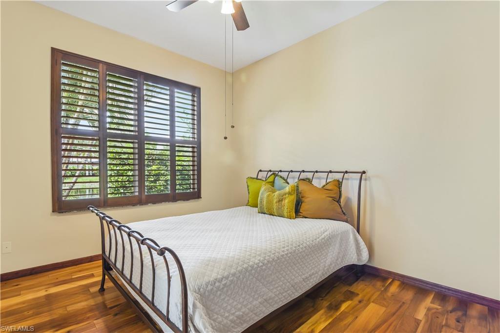 AUTUMN WOODS - Residential