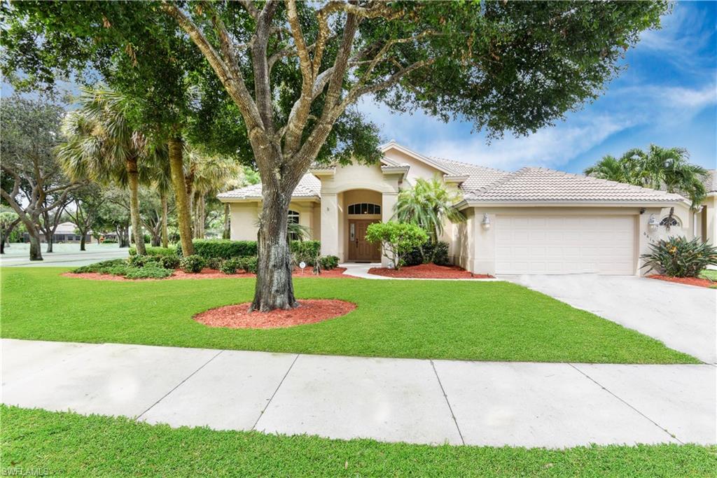 AUTUMN WOODS - Residential