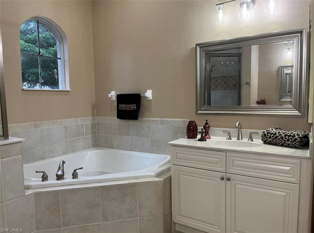 EMERSON SQUARE - Residential