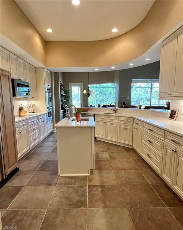 EMERSON SQUARE - Residential