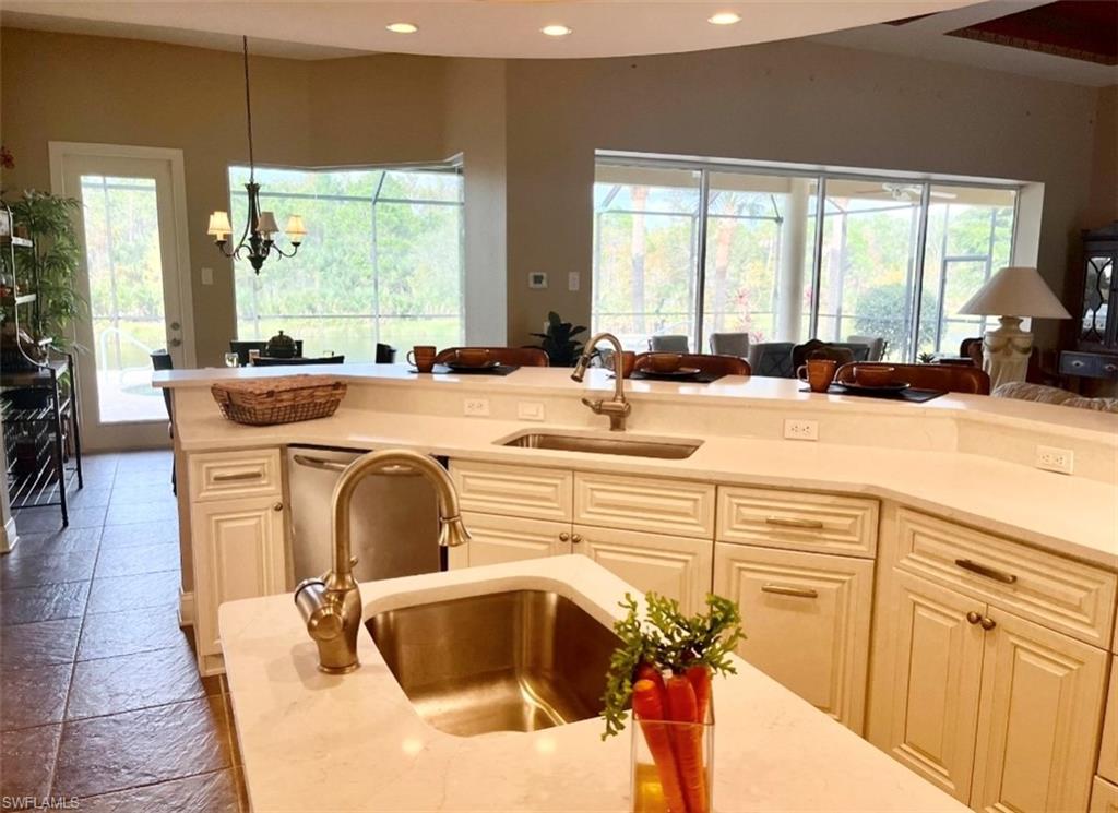 EMERSON SQUARE - Residential