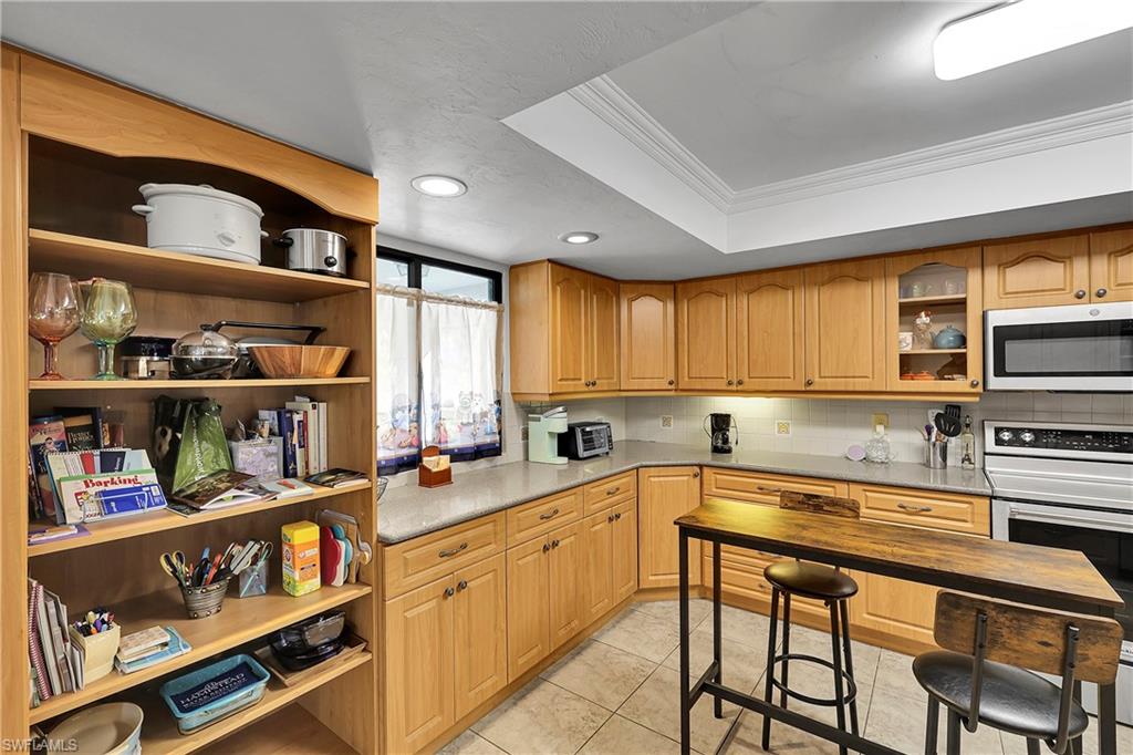 SAN CARLOS PARK - Residential