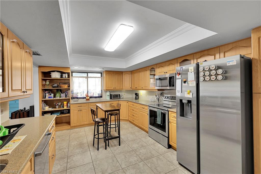 SAN CARLOS PARK - Residential