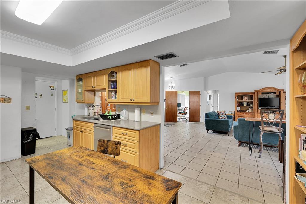 SAN CARLOS PARK - Residential