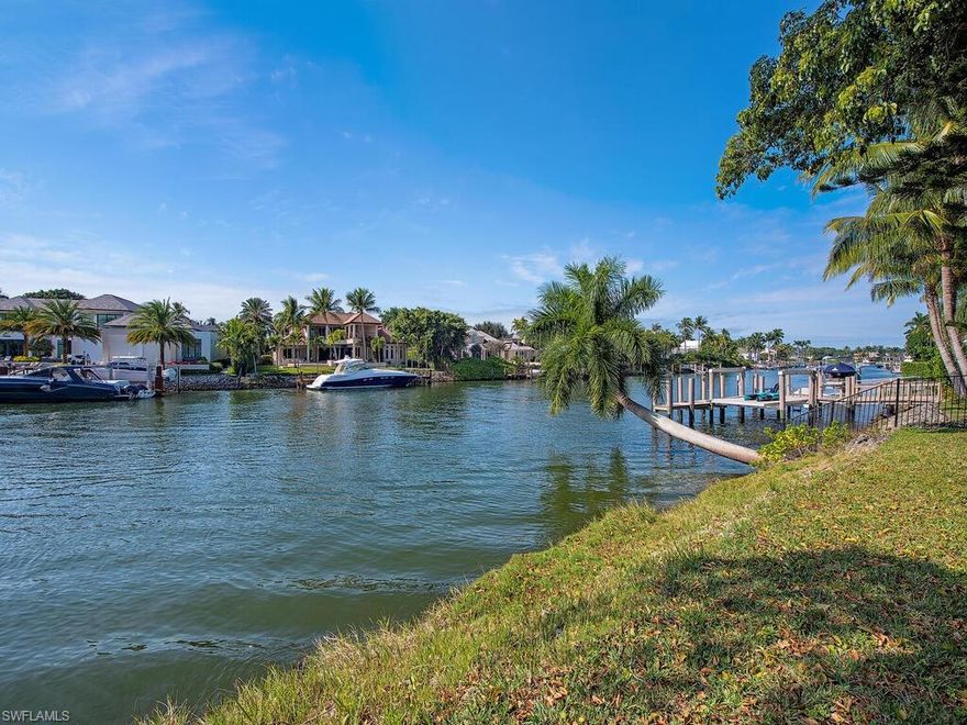 Enjoy the beautiful sunsets from this western exposure Port Royal property. Cleared Deepwater lot with direct golf access is ready for you to build your custom dream home!  Port Royal Club membership eligibility.