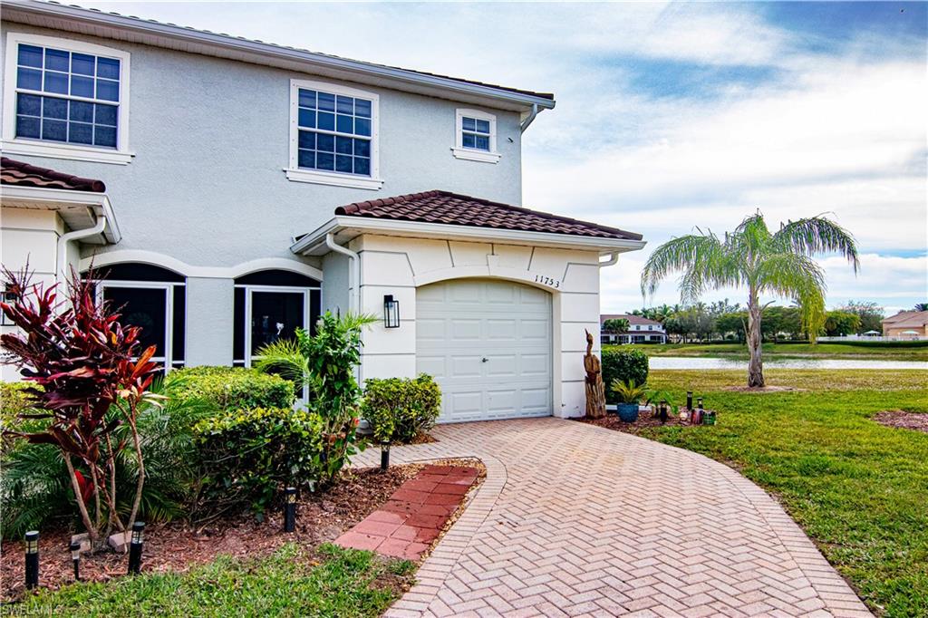 OLYMPIA POINTE - Residential