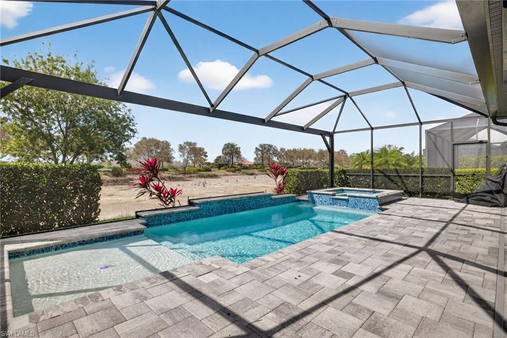 ESPLANADE - Residential