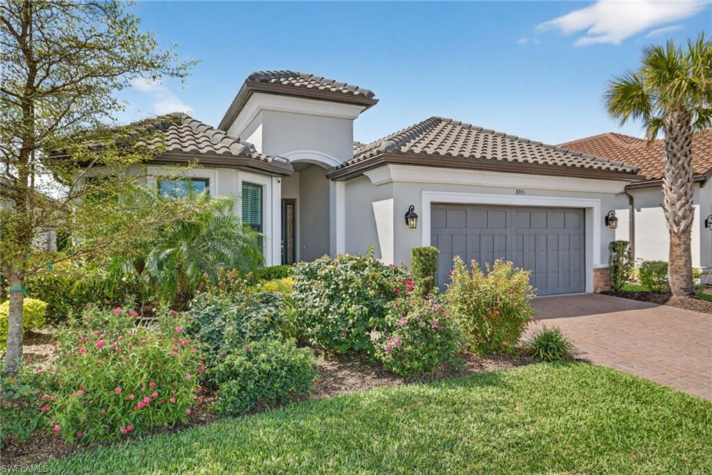 ESPLANADE - Residential