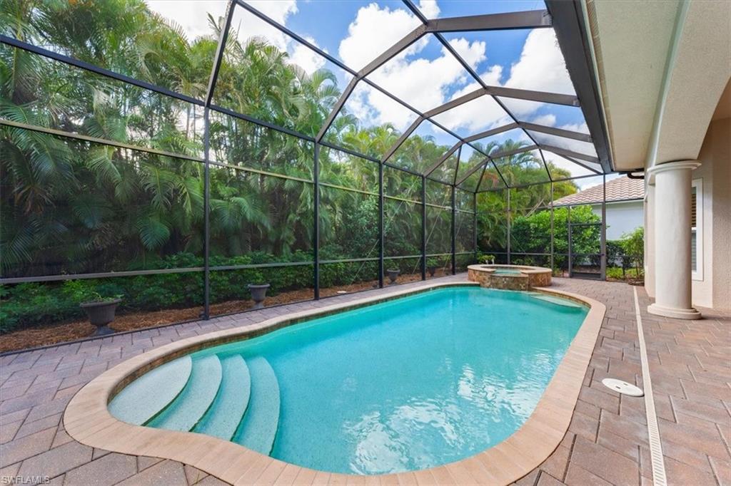 CASTLEWOOD - Residential