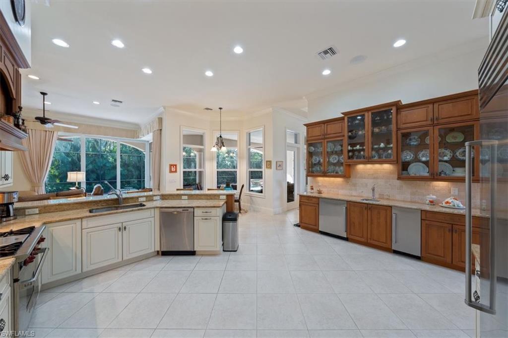 CASTLEWOOD - Residential