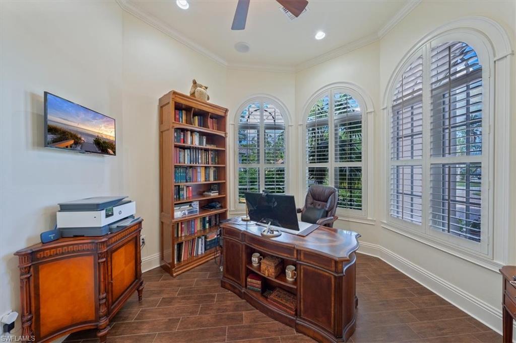 CASTLEWOOD - Residential