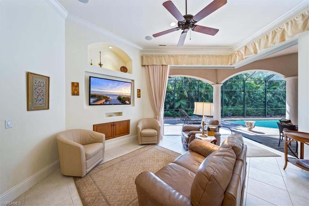 CASTLEWOOD - Residential