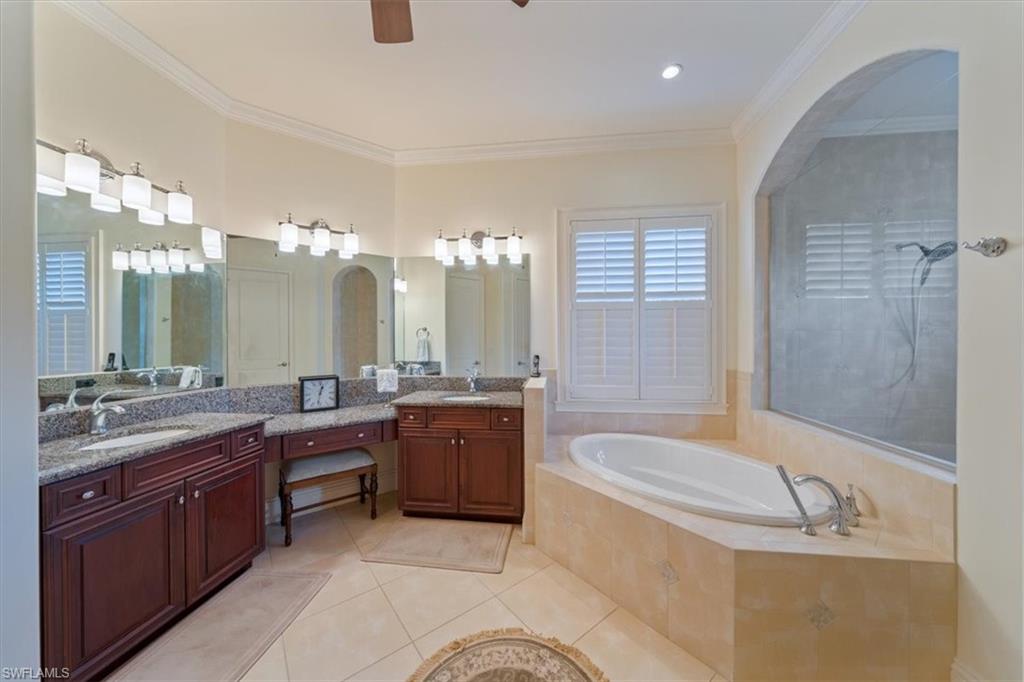 CASTLEWOOD - Residential