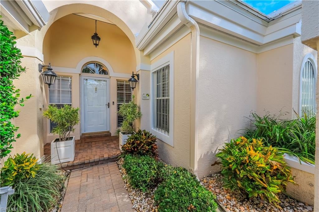 353 CARLTON PL 33