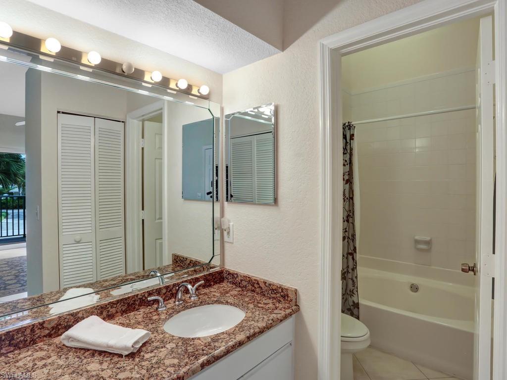 EMERALD WOODS - Residential