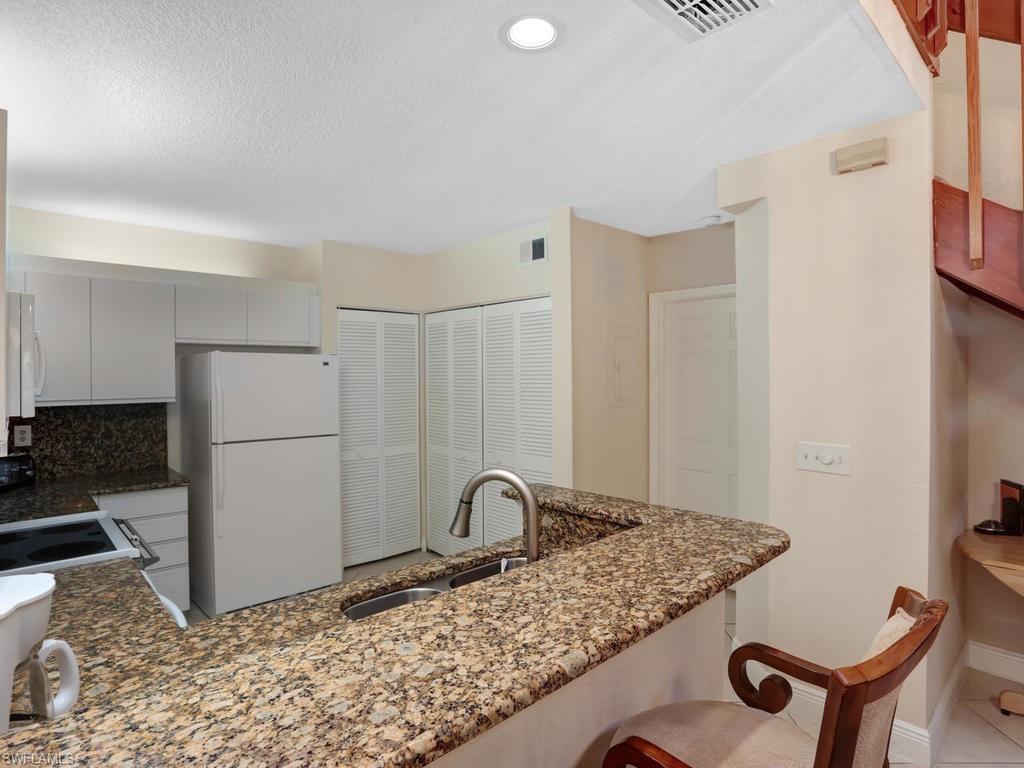 EMERALD WOODS - Residential