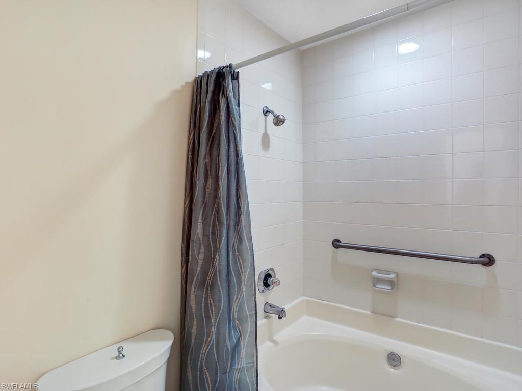 EMERALD WOODS - Residential