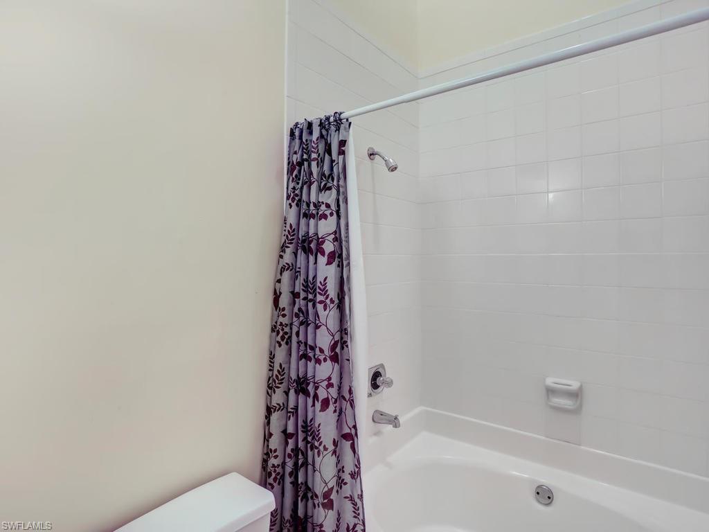 EMERALD WOODS - Residential